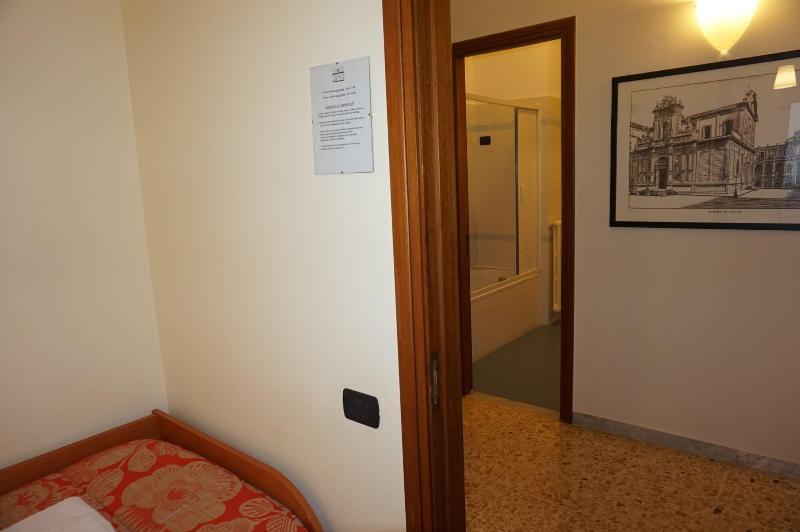 Piazza 300mila Bed & Breakfast 5*