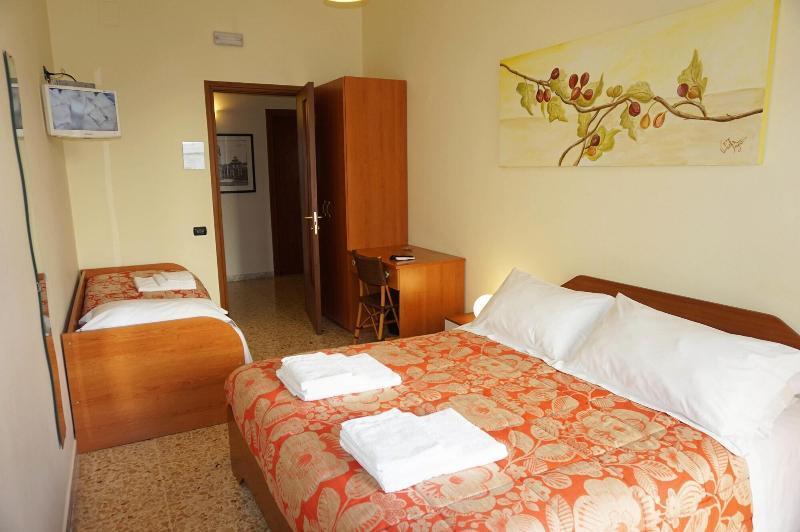 Piazza 300mila Bed & Breakfast 5*